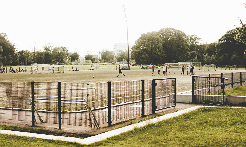 Fodboldspillere i Fælledparken på Østerbro